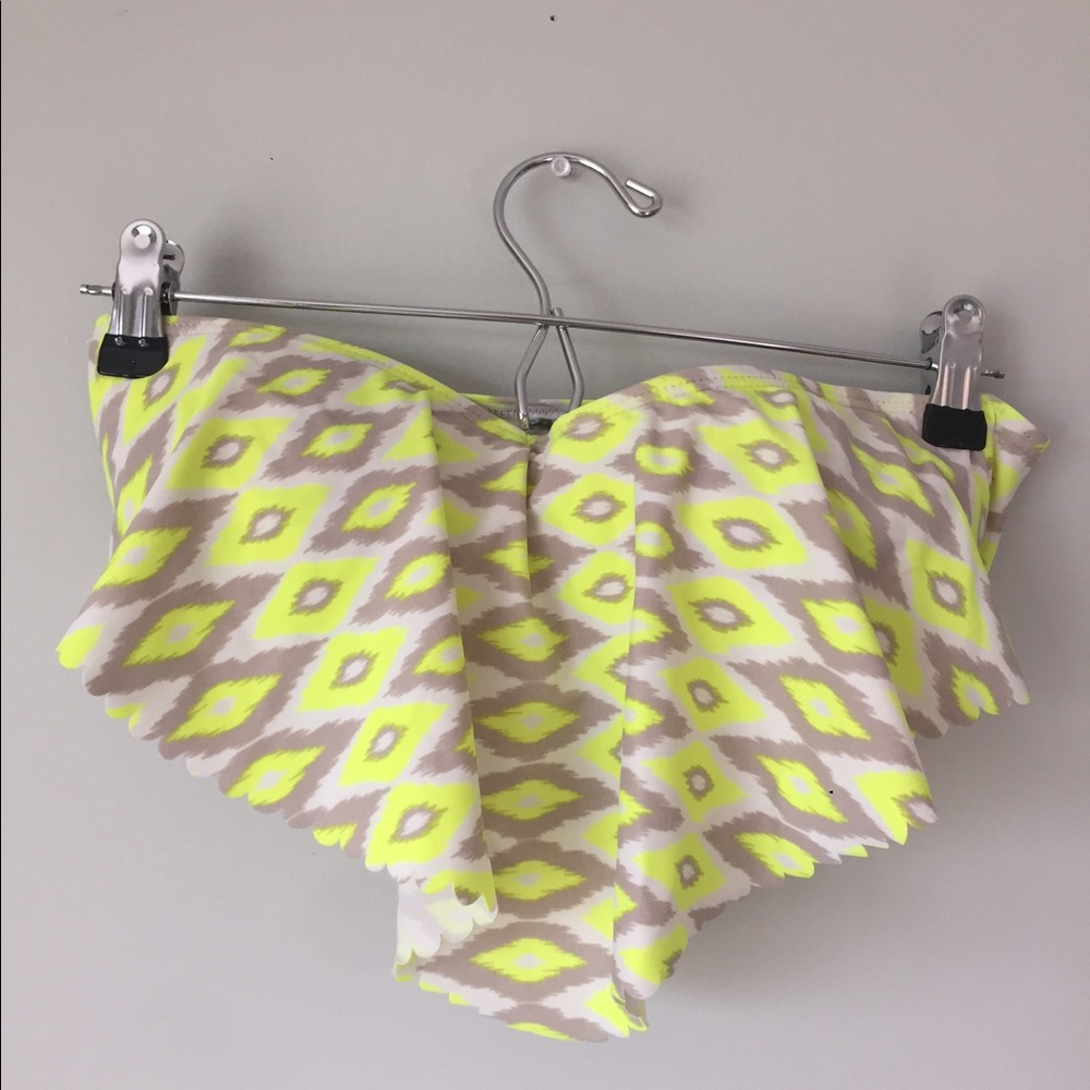 Strapless bikini