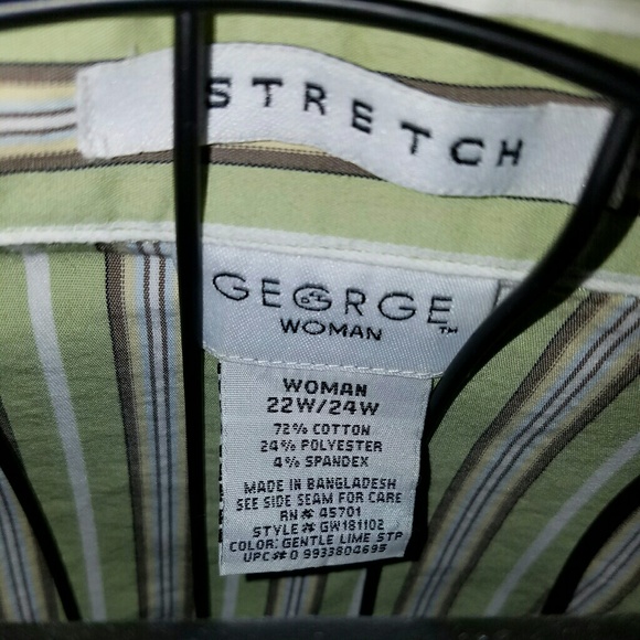 Pretty button up top - Picture 5 of 8