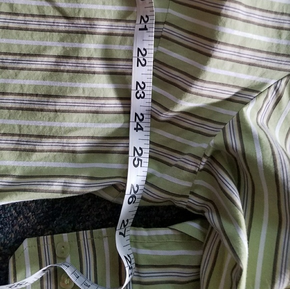 Pretty button up top - Picture 7 of 8