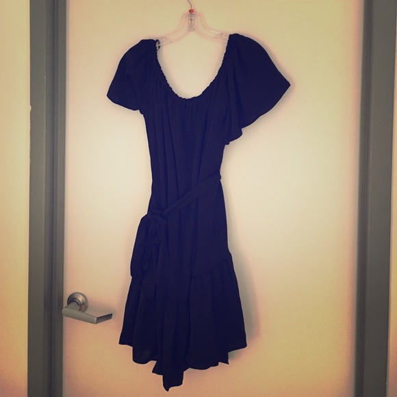Banana Republic black off the shoulder dress. Sz S - Picture 2 of 5