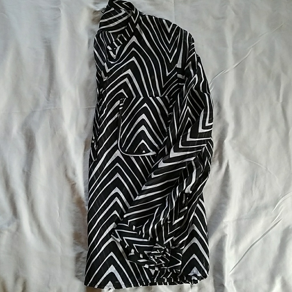Sheer Tunic - Picture 2 of 4