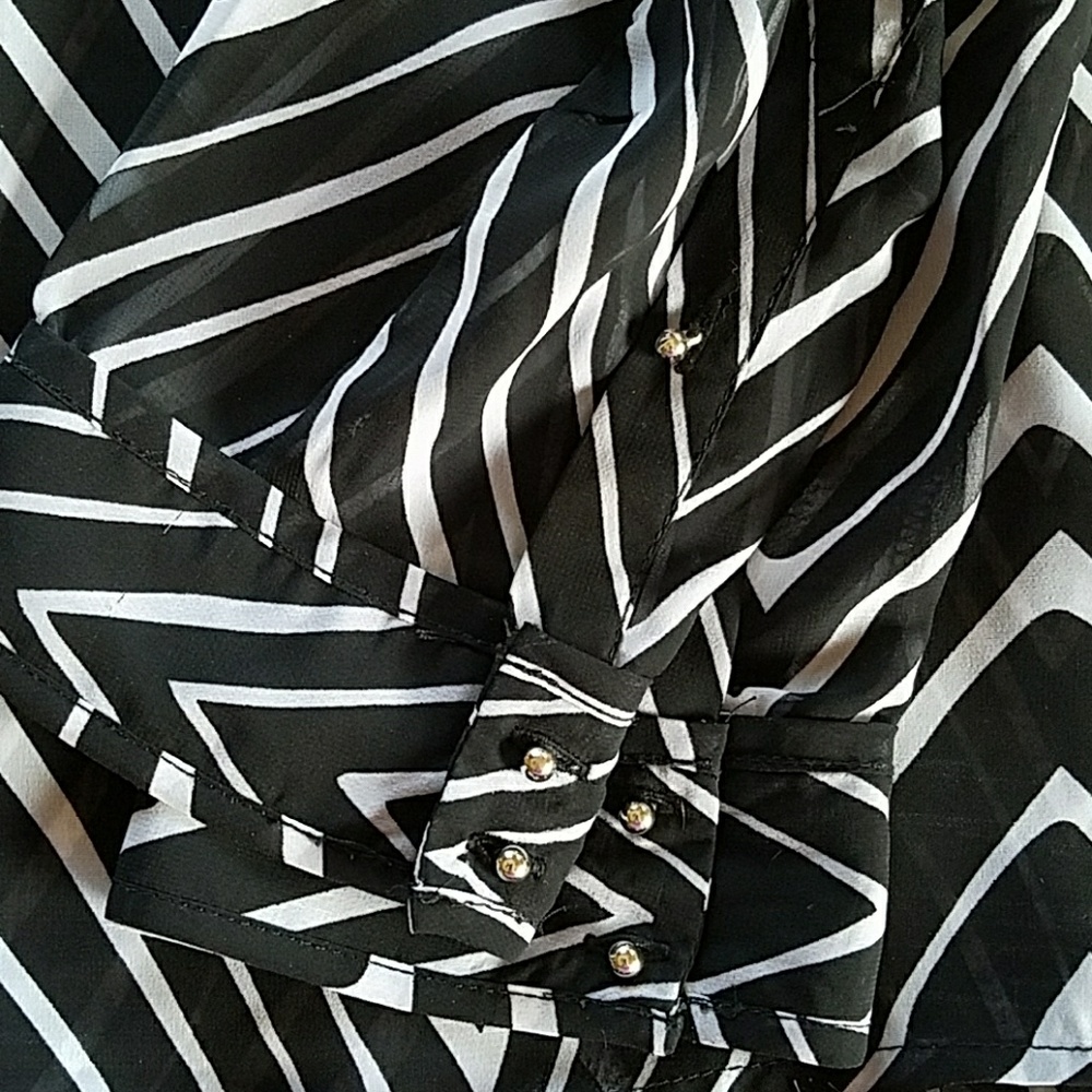 Sheer Tunic - Picture 3 of 4