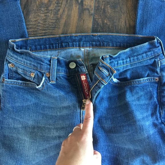 Lucky Brand Jeans - Picture 2 of 5