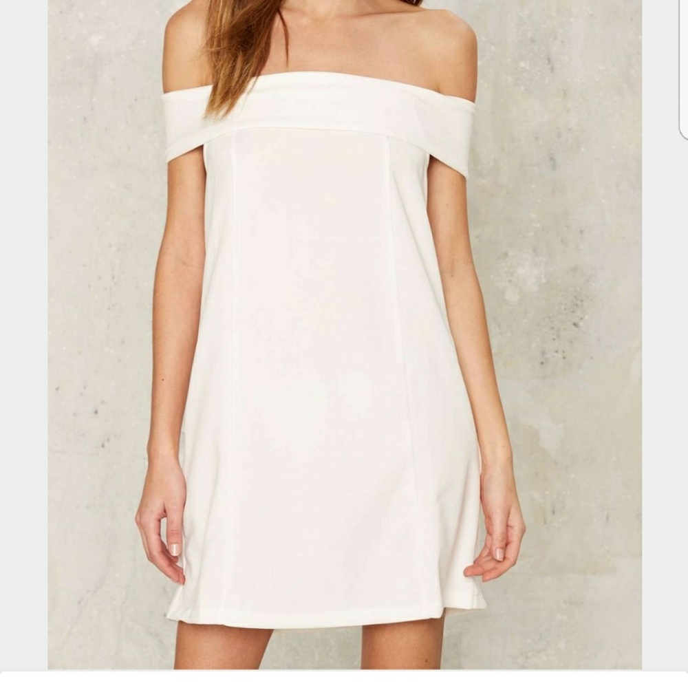 JUNA OFF THE SHOULDER