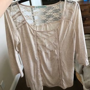 3/4 sleeve cream shirt