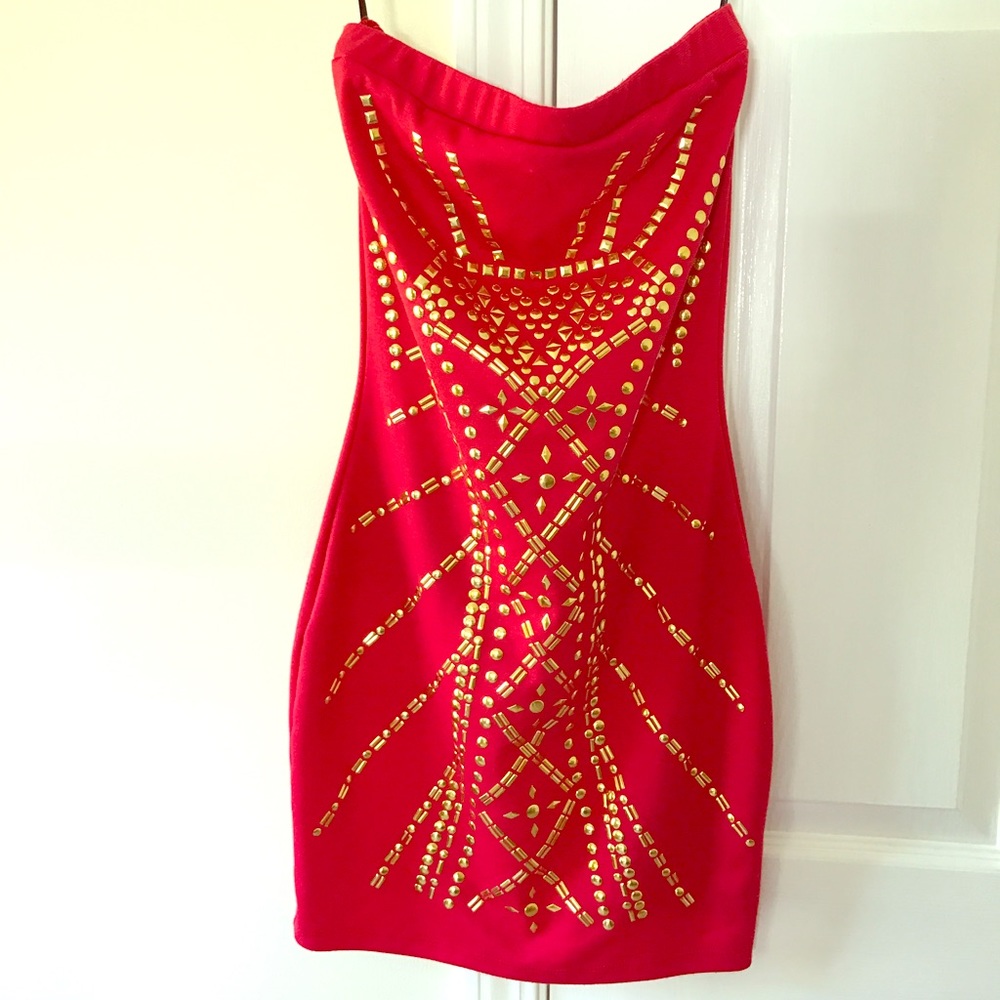 Red club dress/ gold