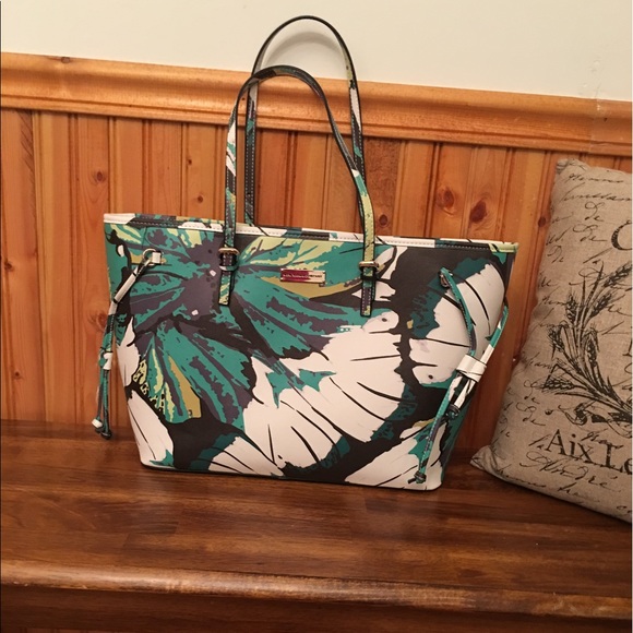 New York & Company Handbags - New York & Company Spring Tote Handbag