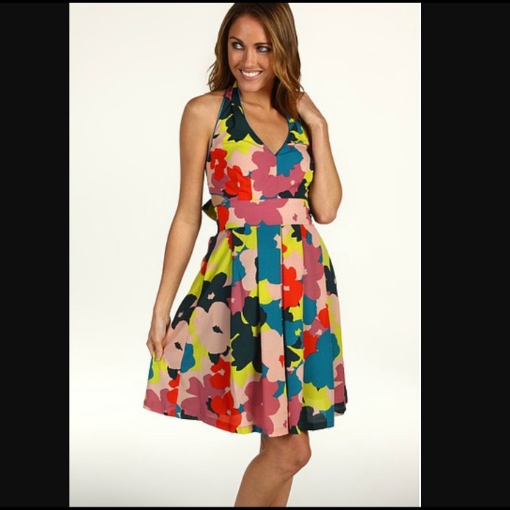 JESSICA SIMPSON NWT sz 6 adjustable halter w/bow