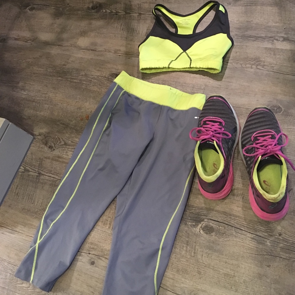 Matching Capri leggings with sports bra