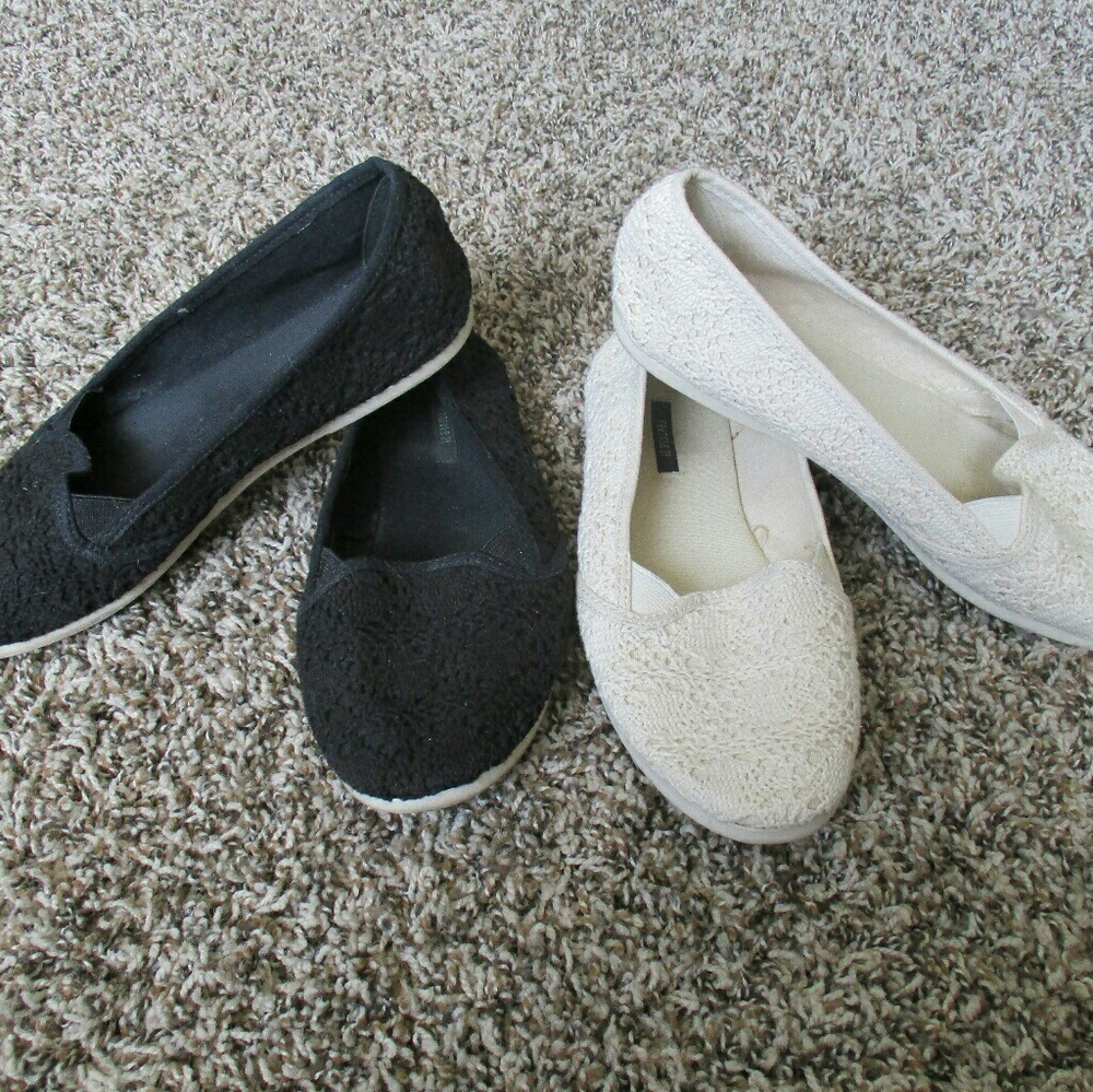 Lacey-like flats *white ones practically new!*
