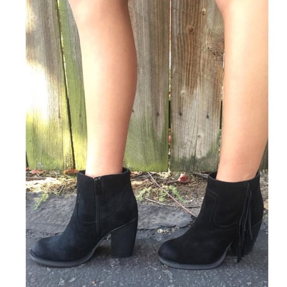 NIB Black Cascading Fringe Stacked Heel Bootie - Picture 4 of 6