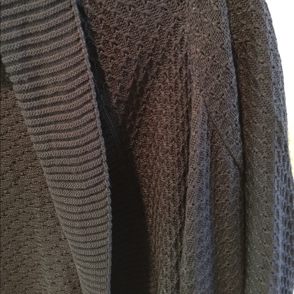 BLACK CARDIGAN-Light 100%Acrylic 3/4 SLEEVES - Picture 3 of 3