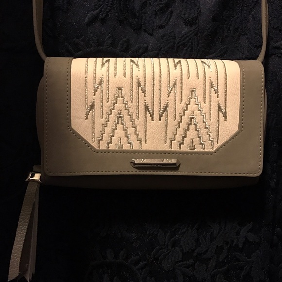 Stella & Dot Handbags - New Stella & Dot Nolita crossbody wallet gray Stella & Dot Handbags - New Stella & Dot Nolita crossbody wallet gray