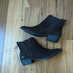 Brand new Steve Madden leather booties