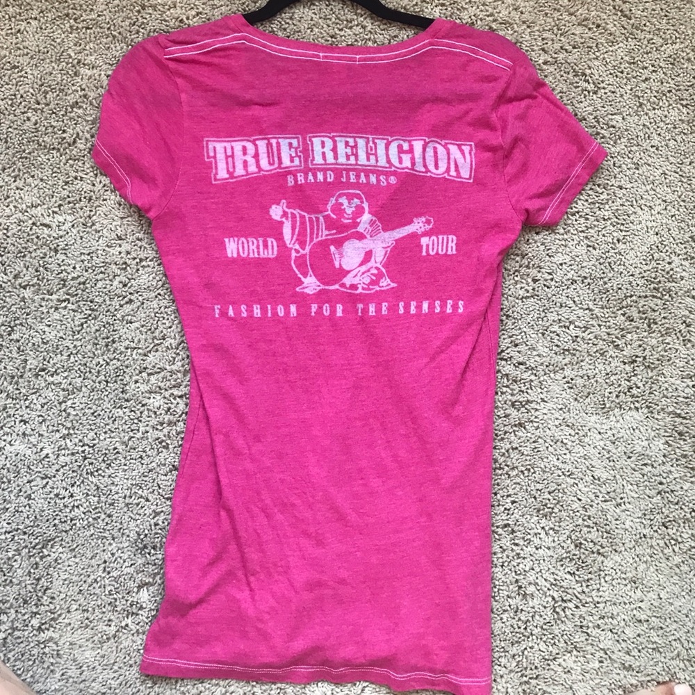 true religion pink v neck, size small