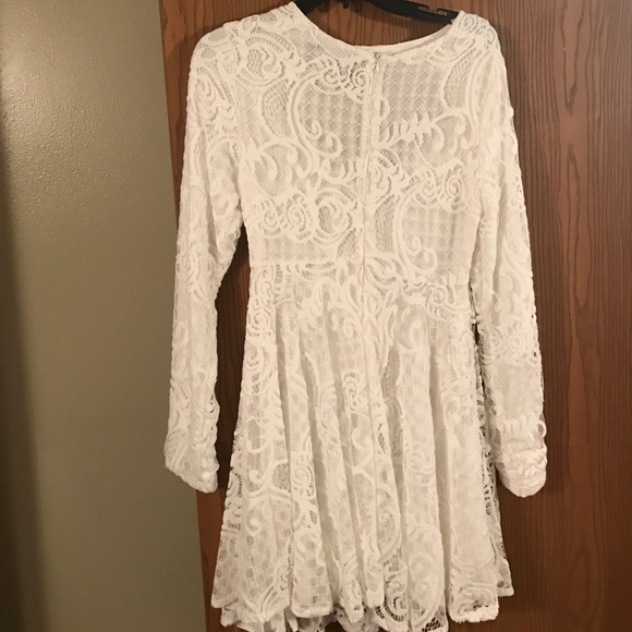 White lace long sleeves dress - Picture 2 of 2