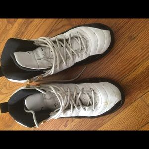 Air Jordan's 12 black/white. Size 6Y.