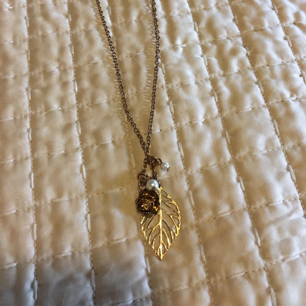 Gold and pearl necklace