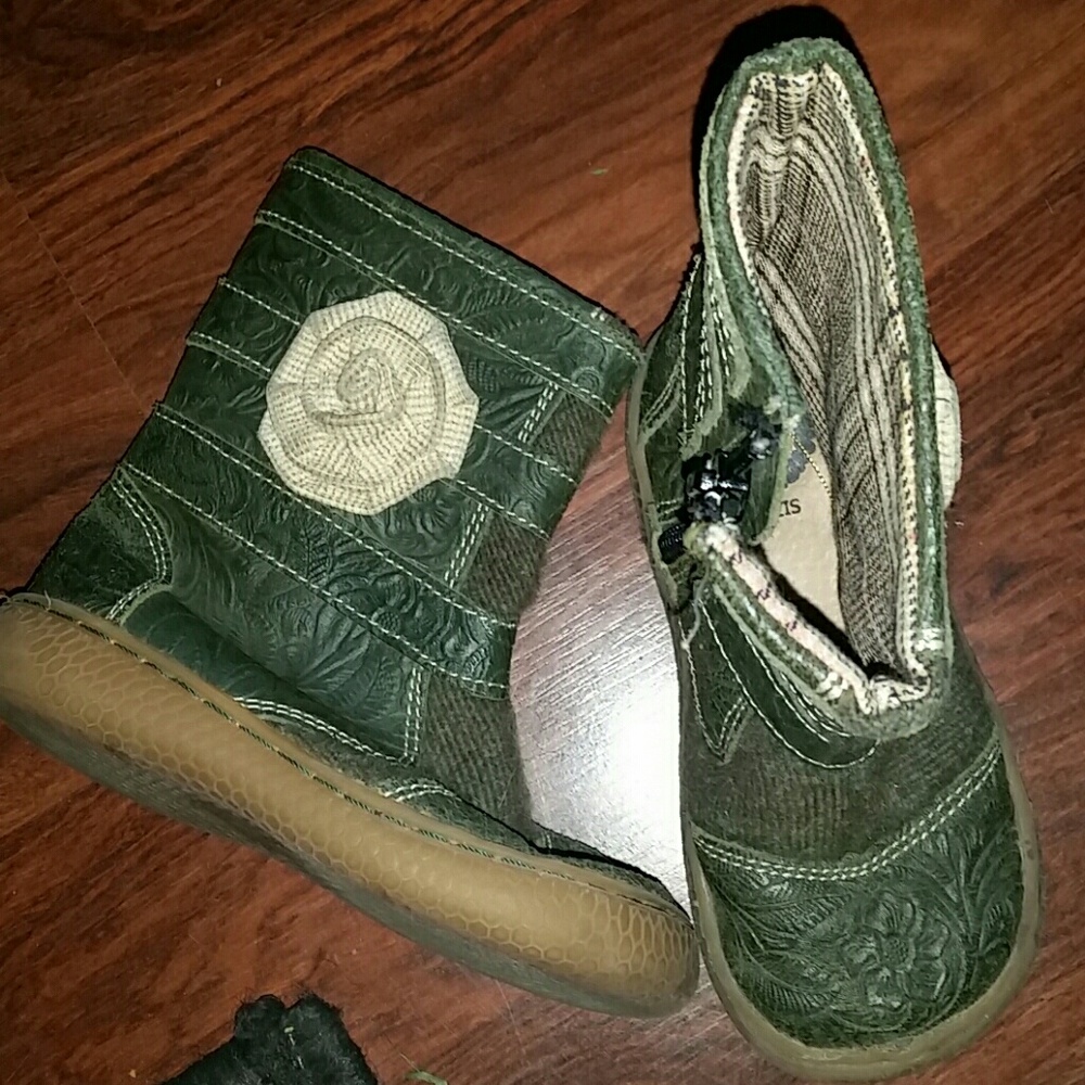 Adorable girl boots