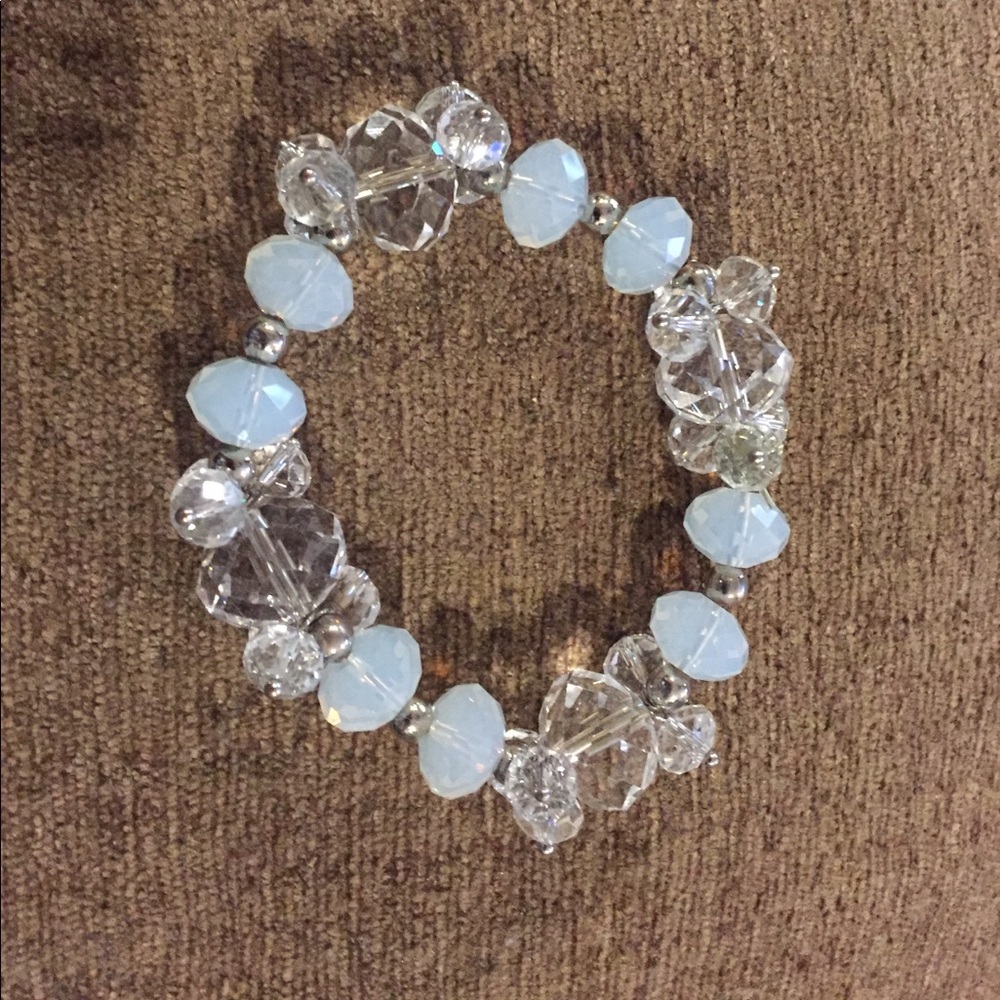 Costume jewelry bracelet