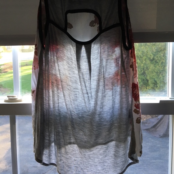 White floral xhilaration tank - Picture 2 of 2