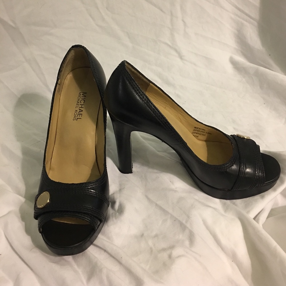 MICHAEL Michael Kors peep toe heels size 6.5