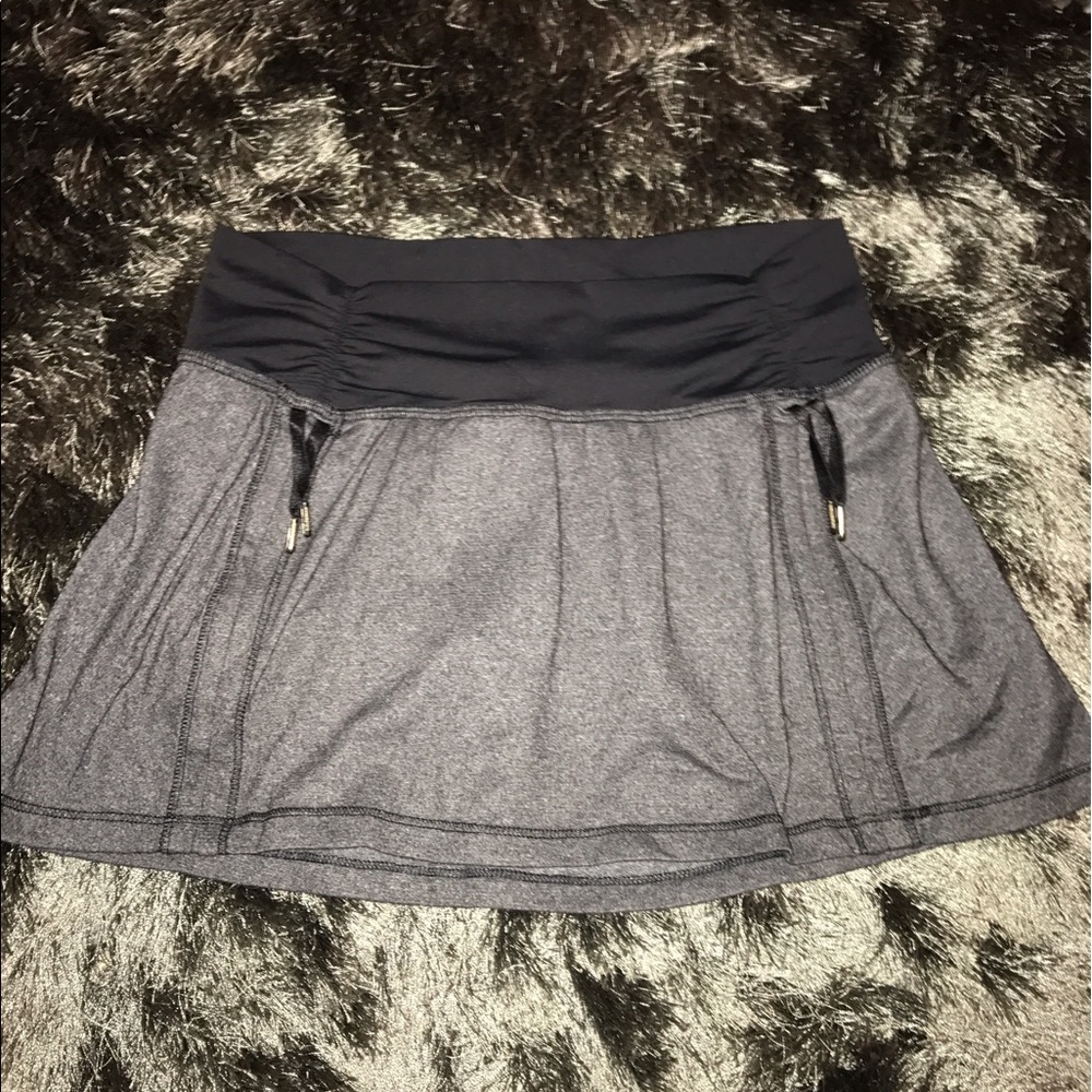 Lululemon grey and black skort