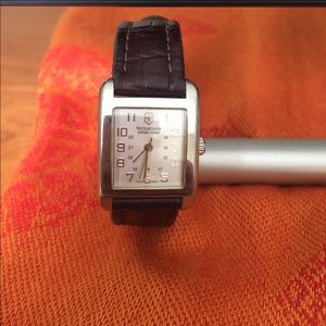 Stainless St. 30M water resist. sapphire crystal W