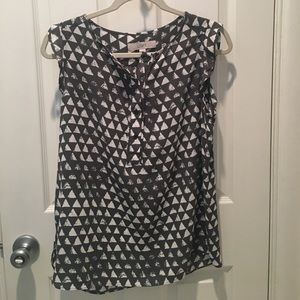 Loft gray and white flutter sleeve top