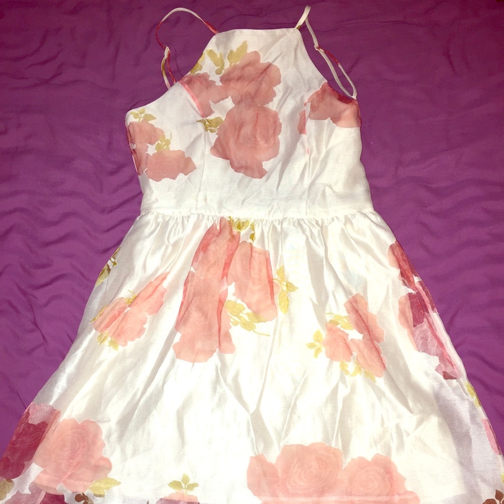 A super cute spring dress