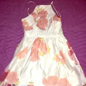 A super cute spring dress