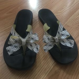 🎀GUESS flip flops🎀