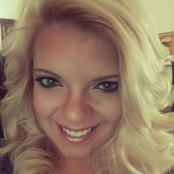 Meet your Posher, Megan - Picture 1 of 1