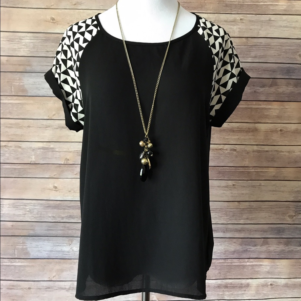 Geometric print tunic top. Size S
