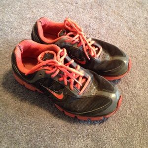 Women's Nike shoes size 8