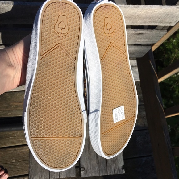 SZ 6 ONLY! Skechers Canvas Leopard Slip-Ons! NEW! - Picture 5 of 7