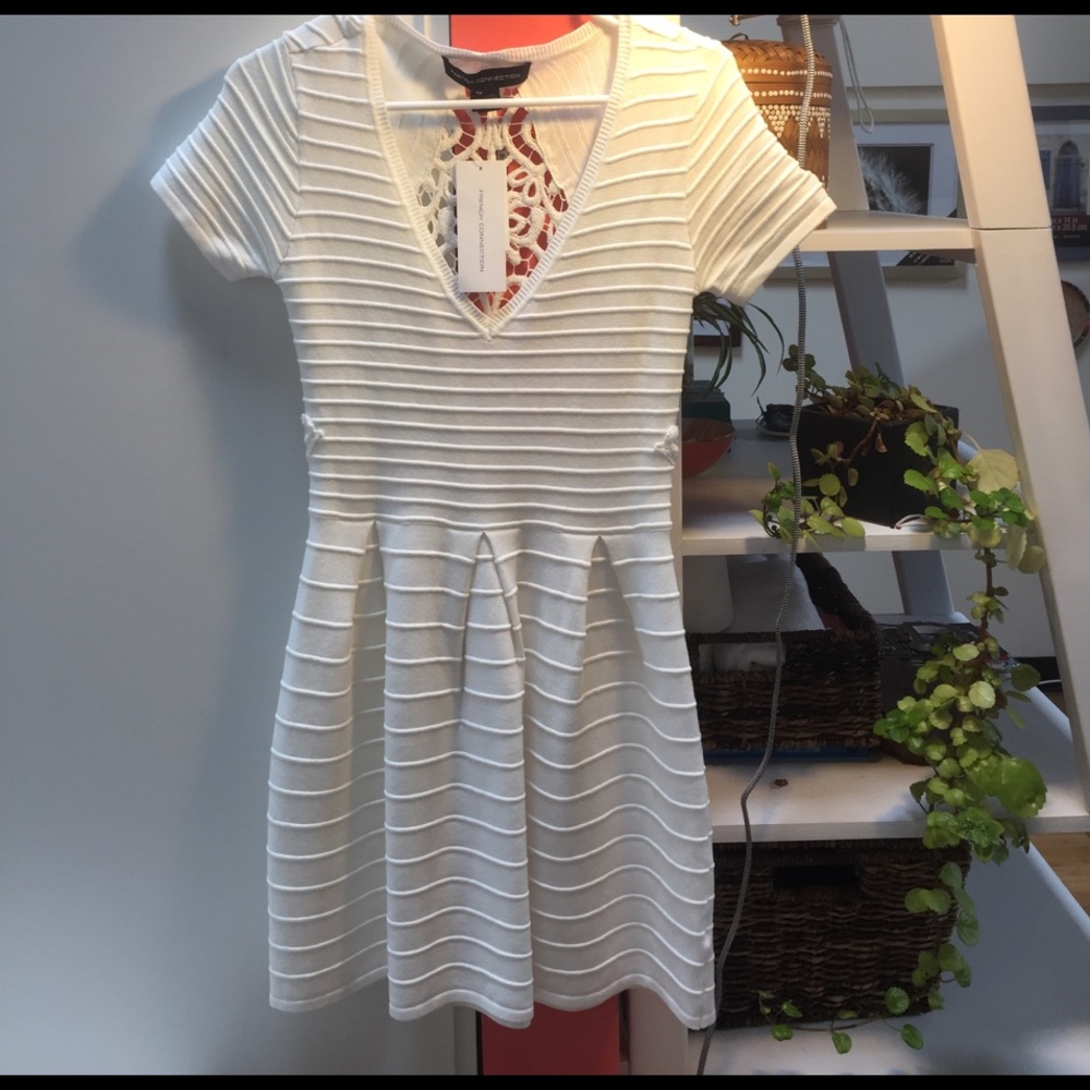 FRENCH CONNECTION Spring sweater dress w/lace back