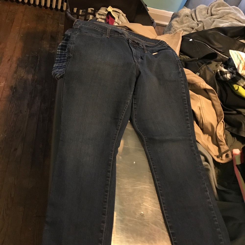 Old navy jeans flirt