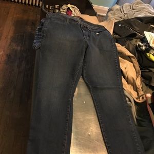 Old navy jeans flirt