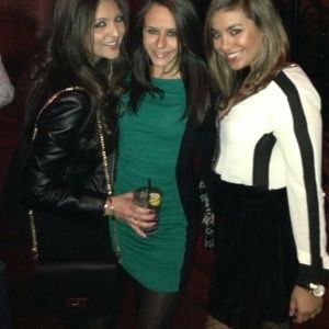 Black/green fitted dress