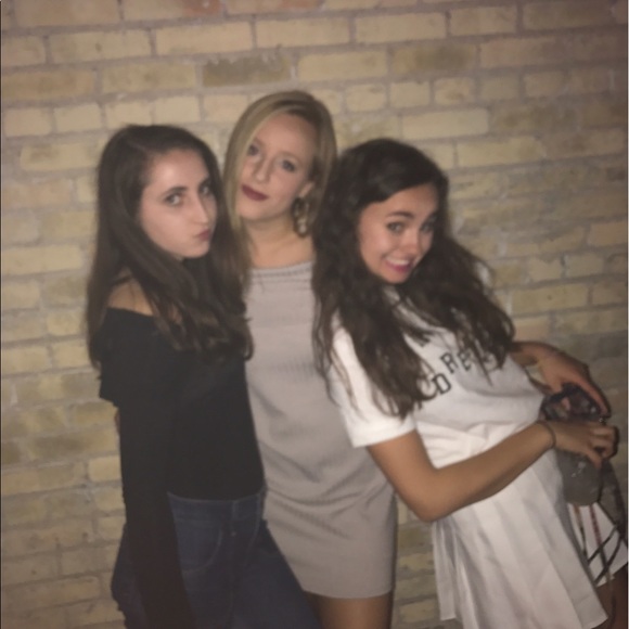 Meet your Posher, Rachel - Picture 1 of 1