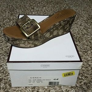COACH SIMONE Gold Metallic Wedge Sandal Sz 7.5