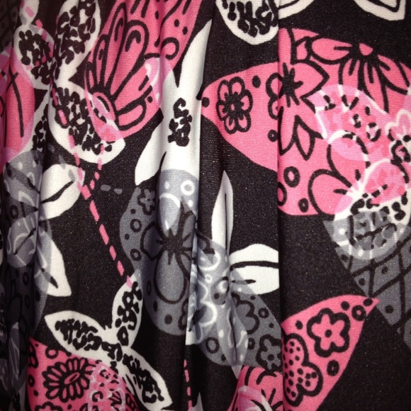 CLEARANCE SALE!
Floral / Animal print Swimsuit cover up - Picture 4 of 6