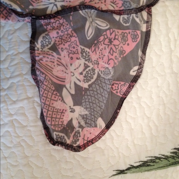 CLEARANCE SALE!
Floral / Animal print Swimsuit cover up - Picture 6 of 6