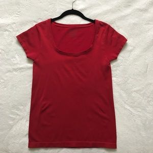 White House black market nylon/spandex t-shirt