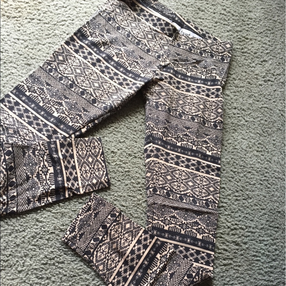 Abstract leggings