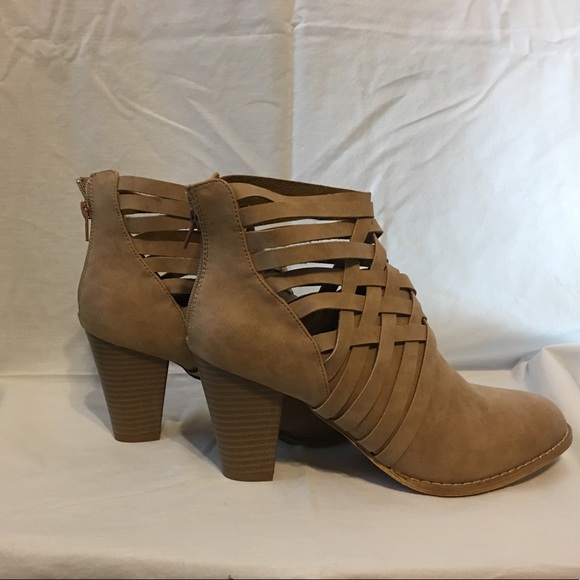 Adorable Strappy Ankle Boots - Picture 2 of 4