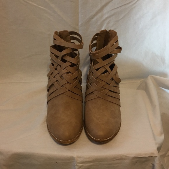 Adorable Strappy Ankle Boots - Picture 3 of 4