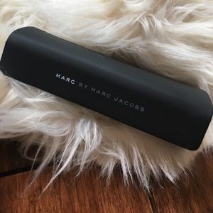 Marc jacobs glasses case