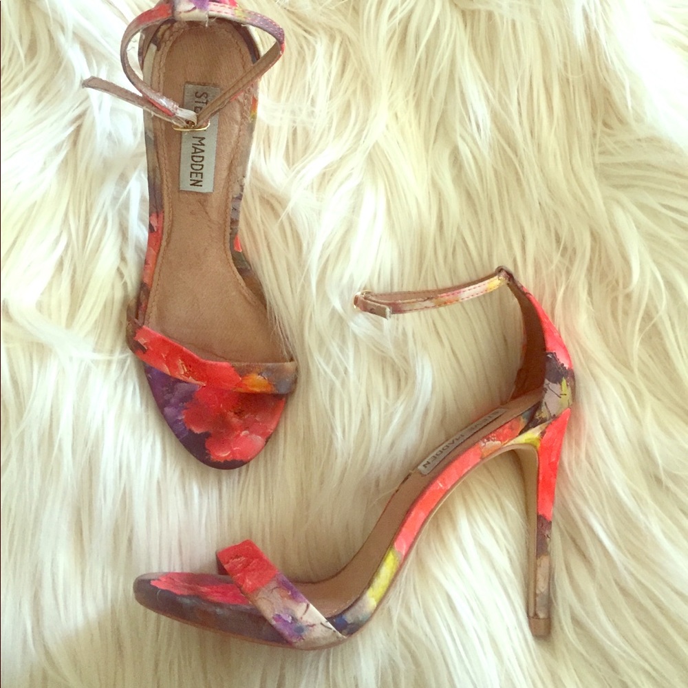 STEVE MADDEN 🌸 FLORAL 🌼 ANKLE STRAP 🌺 HEELS